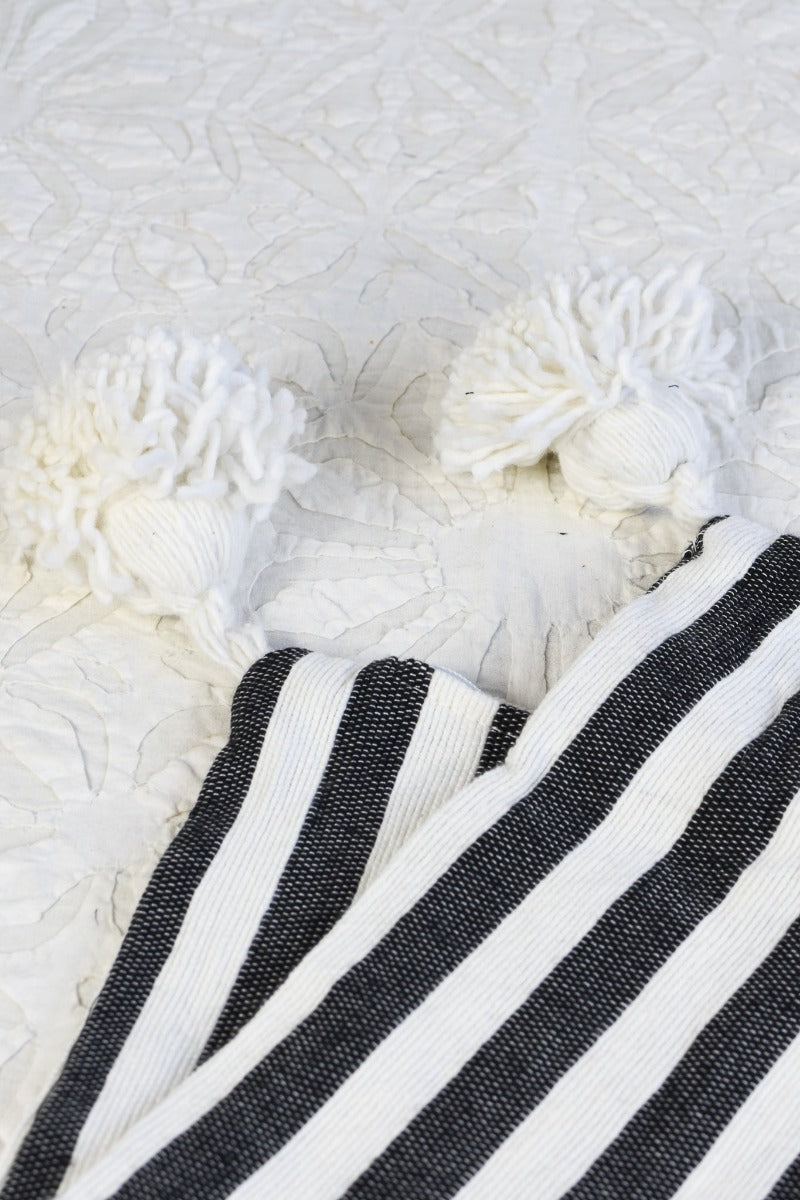 Striped Pompom Pillow - Lumbar Tierra del Lagarto