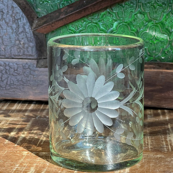 https://tierradellagarto.com/cdn/shop/products/Hand-Engraved-Old-Fashioned-Drinking-Glass-Tierra-del-Lagarto-9449_600x600_crop_center.jpg?v=1693996331