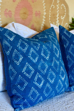 Handwoven Block Print Dabu Indigo Pillow Tierra del Lagarto