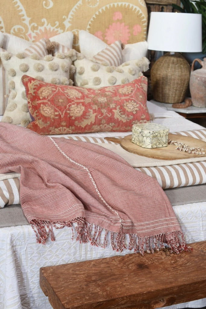 Pink bed throw and cushions fashion