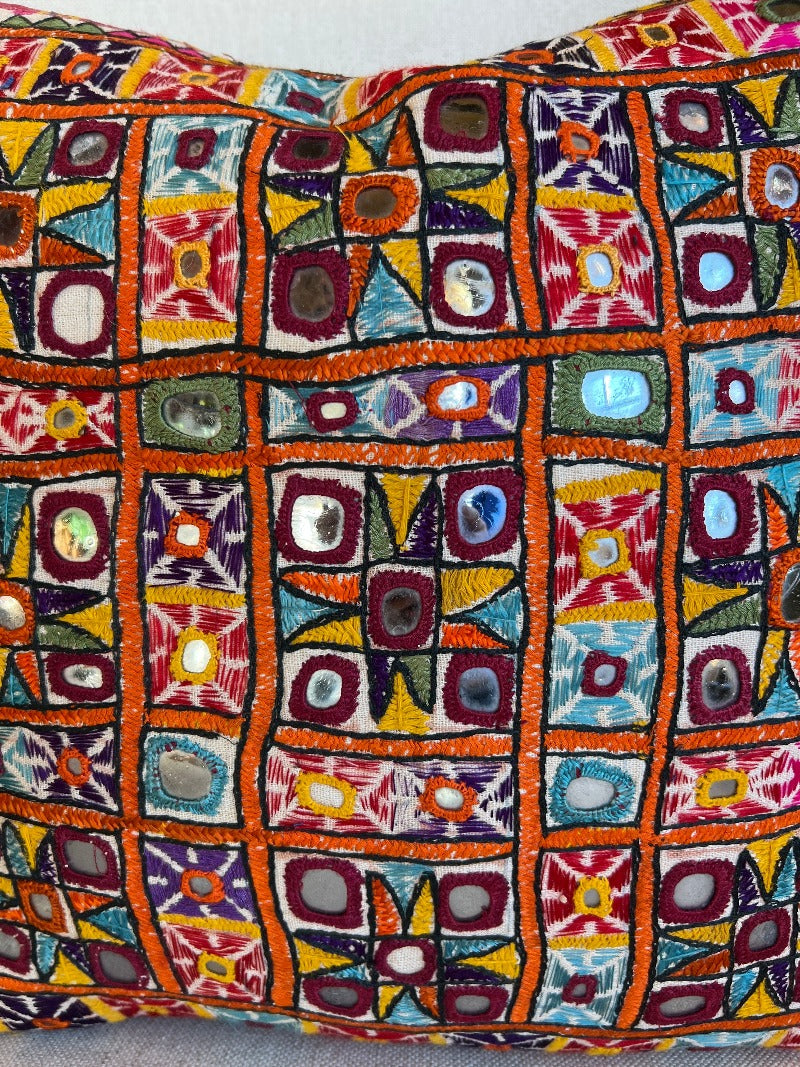 Kutch Embroidered Vintage Pillow Tierra del Lagarto