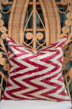 Silk Velvet Ikat Zig Zag Pillow Tierra del Lagarto