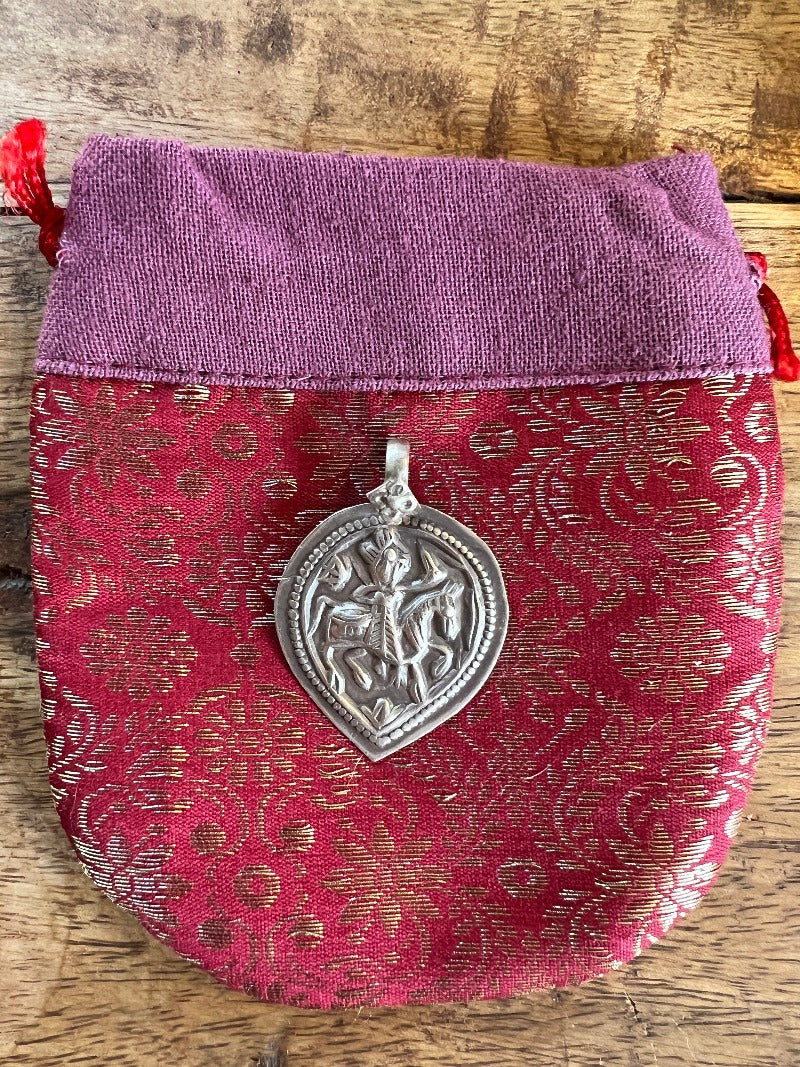 Silver Indian Talisman Amulet Pendant for a Necklace Tierra del Lagarto