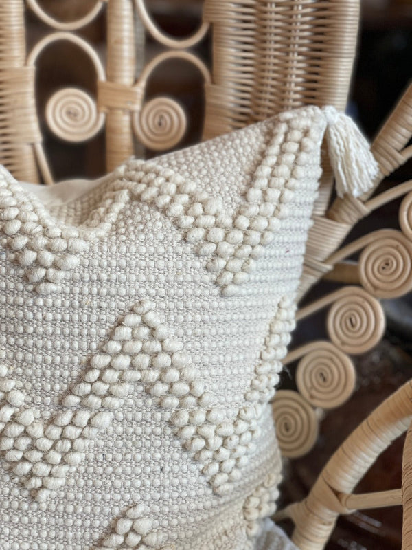 Textural Wool and Cotton Zig Zag Pillow Tierra del Lagarto