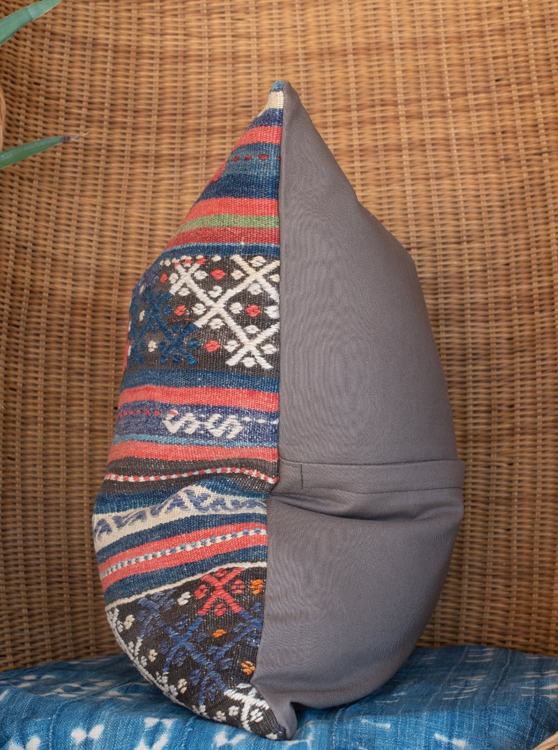 Turkish Kilim Pillow Tierra del Lagarto