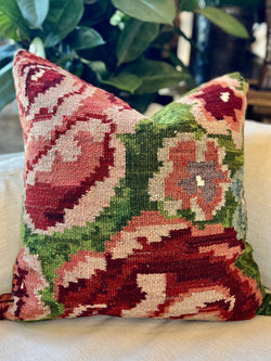 Vintage Floral Kilim Square Pillow from Moldova Tierra del Lagarto