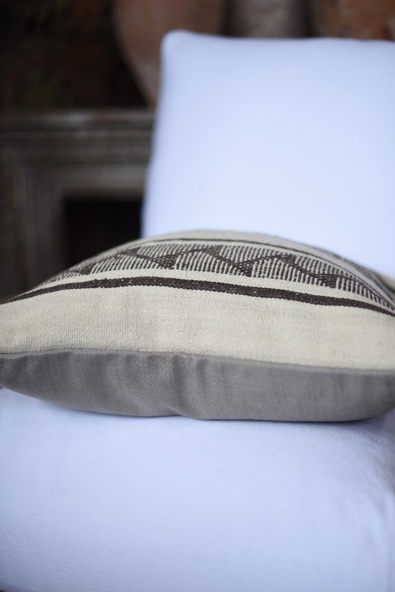 Vintage Striped Neutral Kilim Pillow Tierra del Lagarto